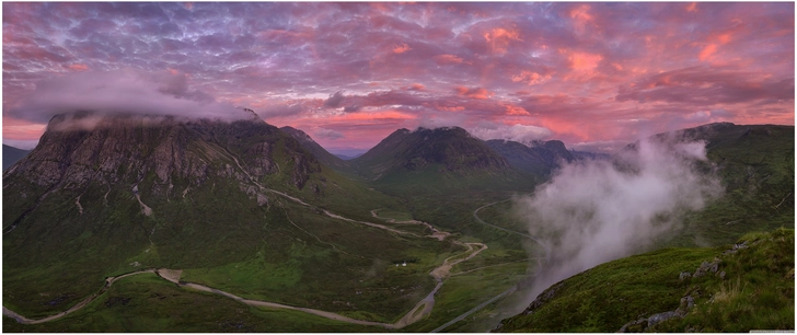 atemberaubende landschaft in schottland bei sonnenuntergang