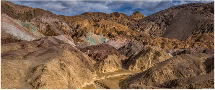 bunte berge im death valley nationalpark kalifornien