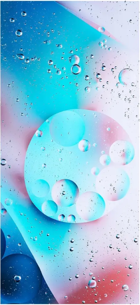 digitale grafik mit wassertroepfchen und farben