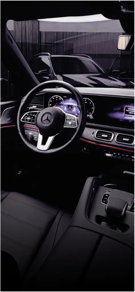 elegantes mercedes interieur in dunkler farbgebung
