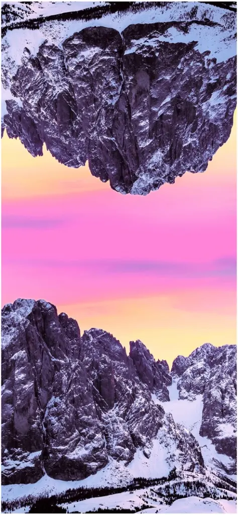 faszinierende berglandschaft mit farbenfrohem himmel