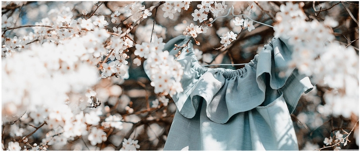kleid blueten natur mit blumen der fruehling