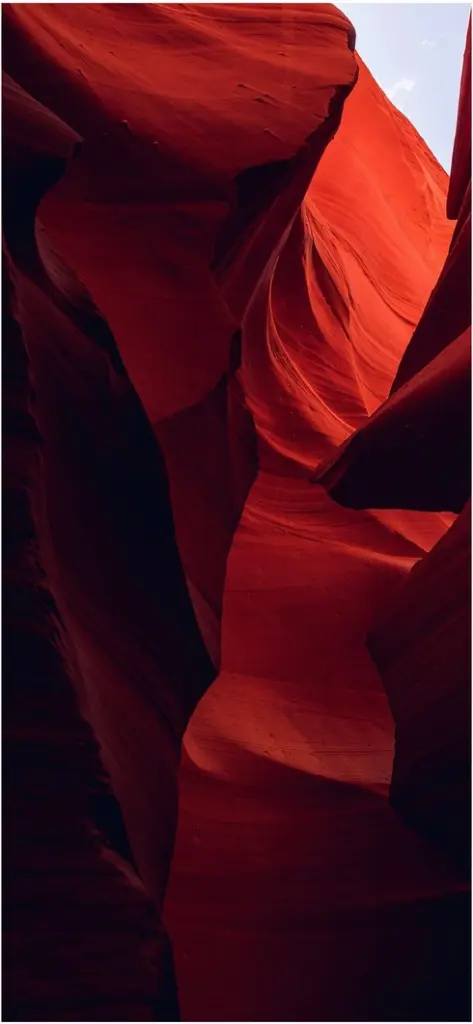 leuchtend rote schlucht im canyon natur landschaft