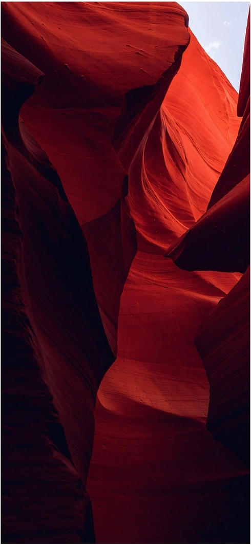 leuchtend-rote-schlucht-im-canyon-natur-landschaft