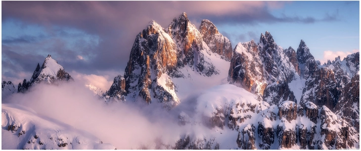majestetische berge in traumhafter winterlandschaft