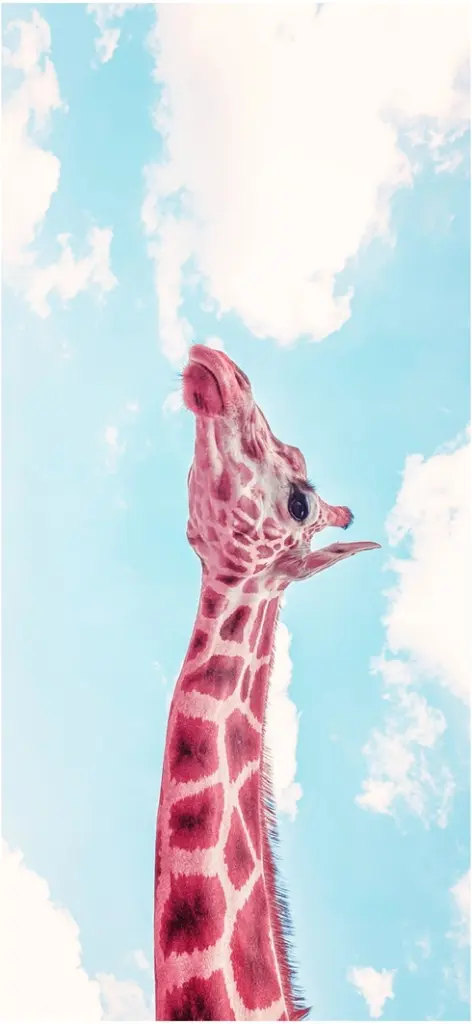 majestetische giraffe unter blauem himmel