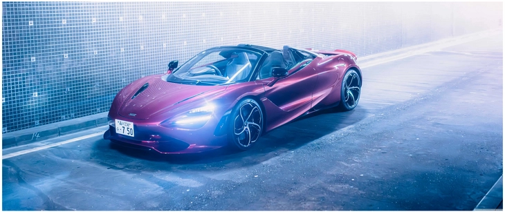mclaren 750s spider in urbaner nachtatmosphaere
