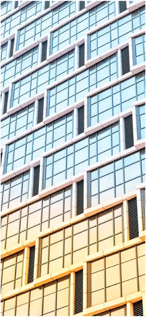 moderne architektur mit glasfront und einzigartigem design