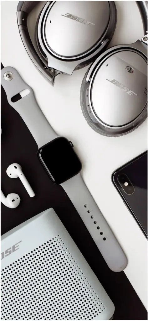 moderne technologie gadgets kopfhoerer smartwatch bluetooth