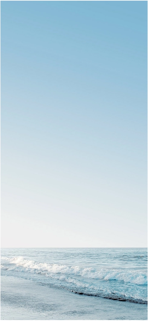 ruhige-meereslandschaft-mit-sanften-wellen-und-klarem-himmel