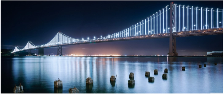 san francisco bay bridge bei nacht und lichtern