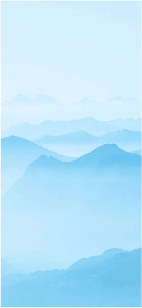 sanfte blaue berglanschaft unter klarem himmel