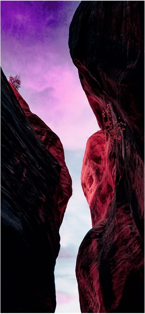 schlucht-mit-roten-felsen-und-violettem-himmel