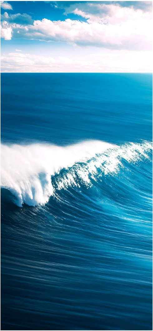schoene-wellen-eines-blauen-ozeans-in-bewegung