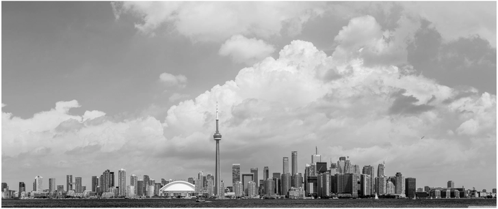schwarz weisse stadtansicht von toronto mit cn tower