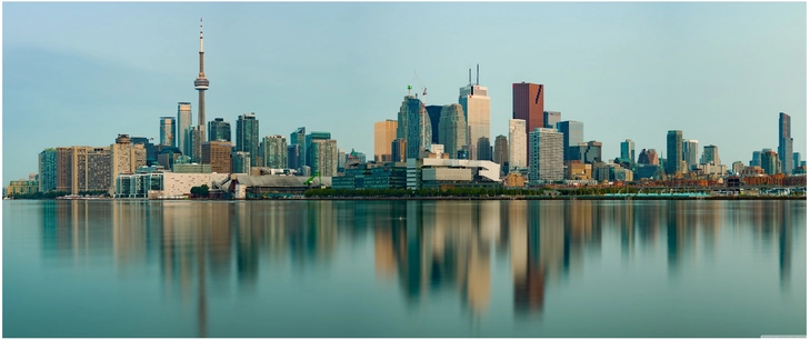 skyline von toronto im morgenlicht