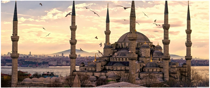 sultan ahmed moschee in istanbul bei sonnenuntergang
