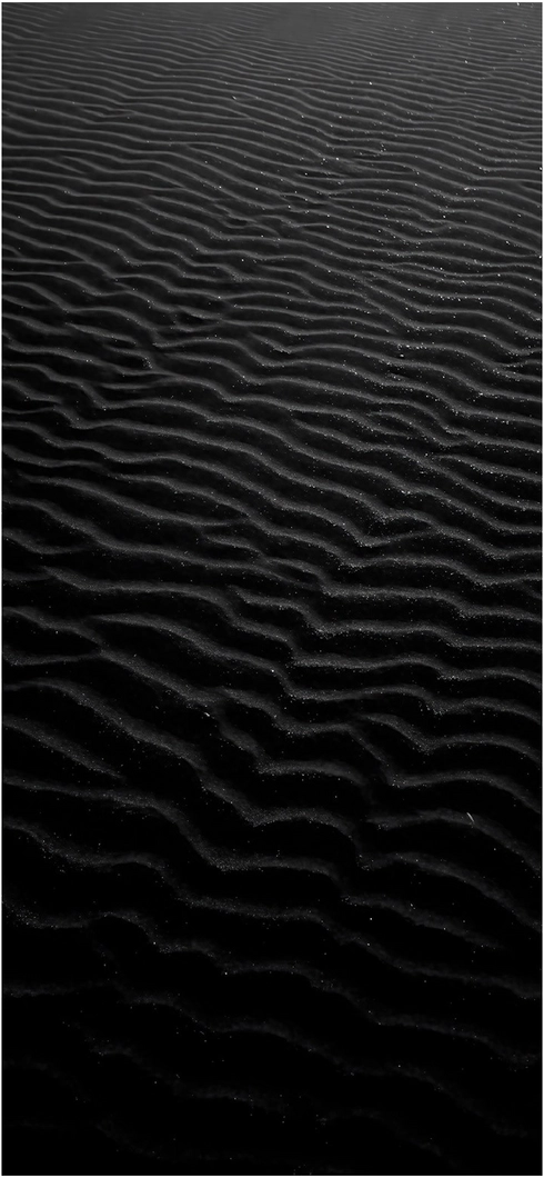 textur-von-sandduenen-in-schwarz-weiss