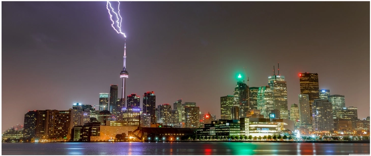 toronto skyline blitz ueber cn tower architektur