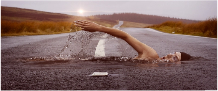 traumhafte freiheit auf der strasse mit wasseranimation